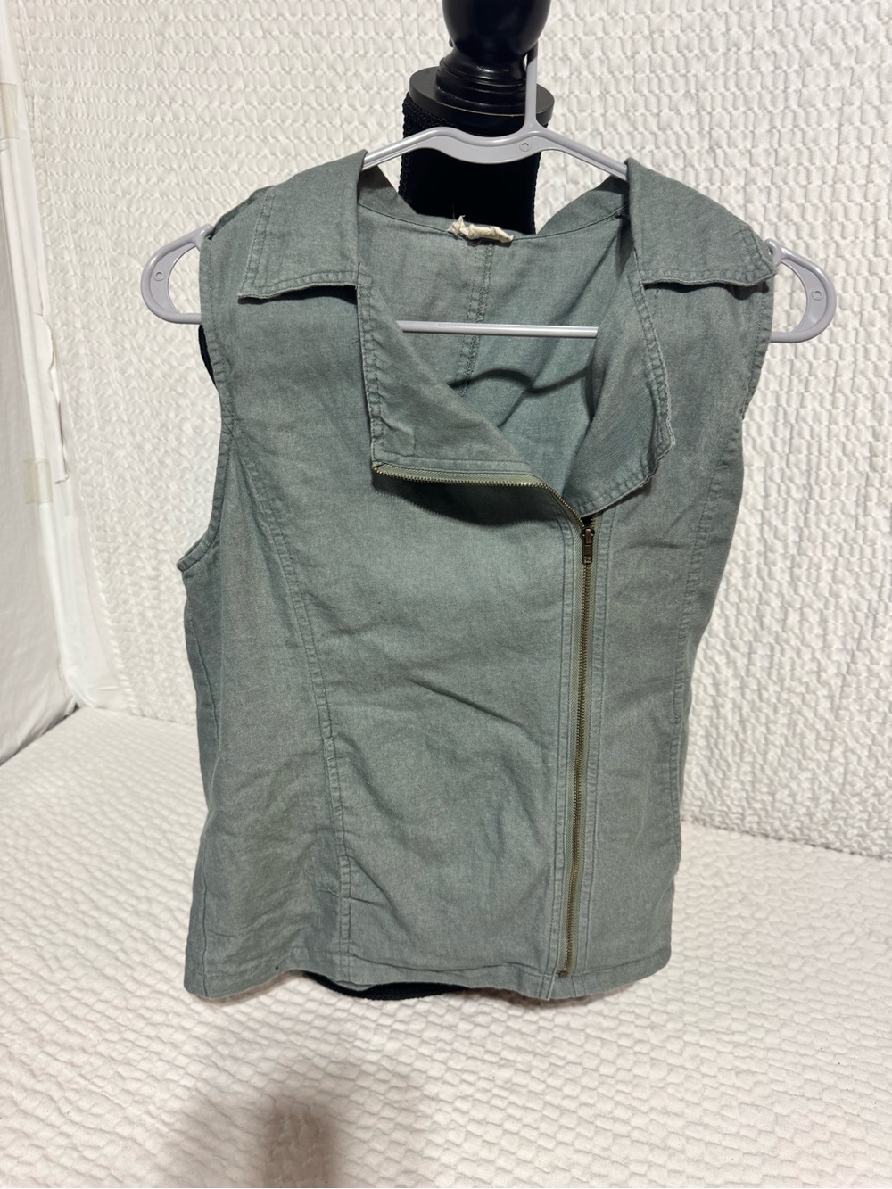 Sleeveless Asymmetric Zip Utility Vest - Sage Green hem and thread